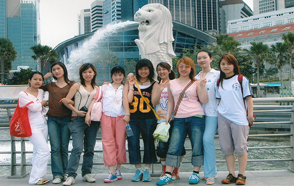 2004年学生游玩合影