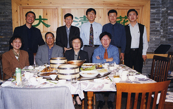 2000年苏美玲院长到沈阳考场指导工作