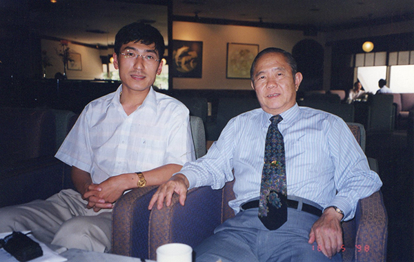 99年与前校长何家良校长见面会谈